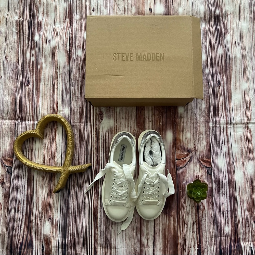 Steve Madden Women's Cream Sneakers
